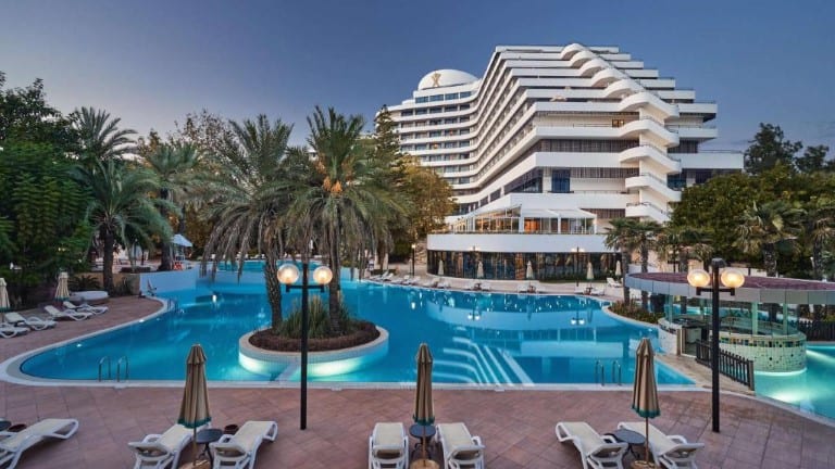 مسبح Rixos Downtown Antalya