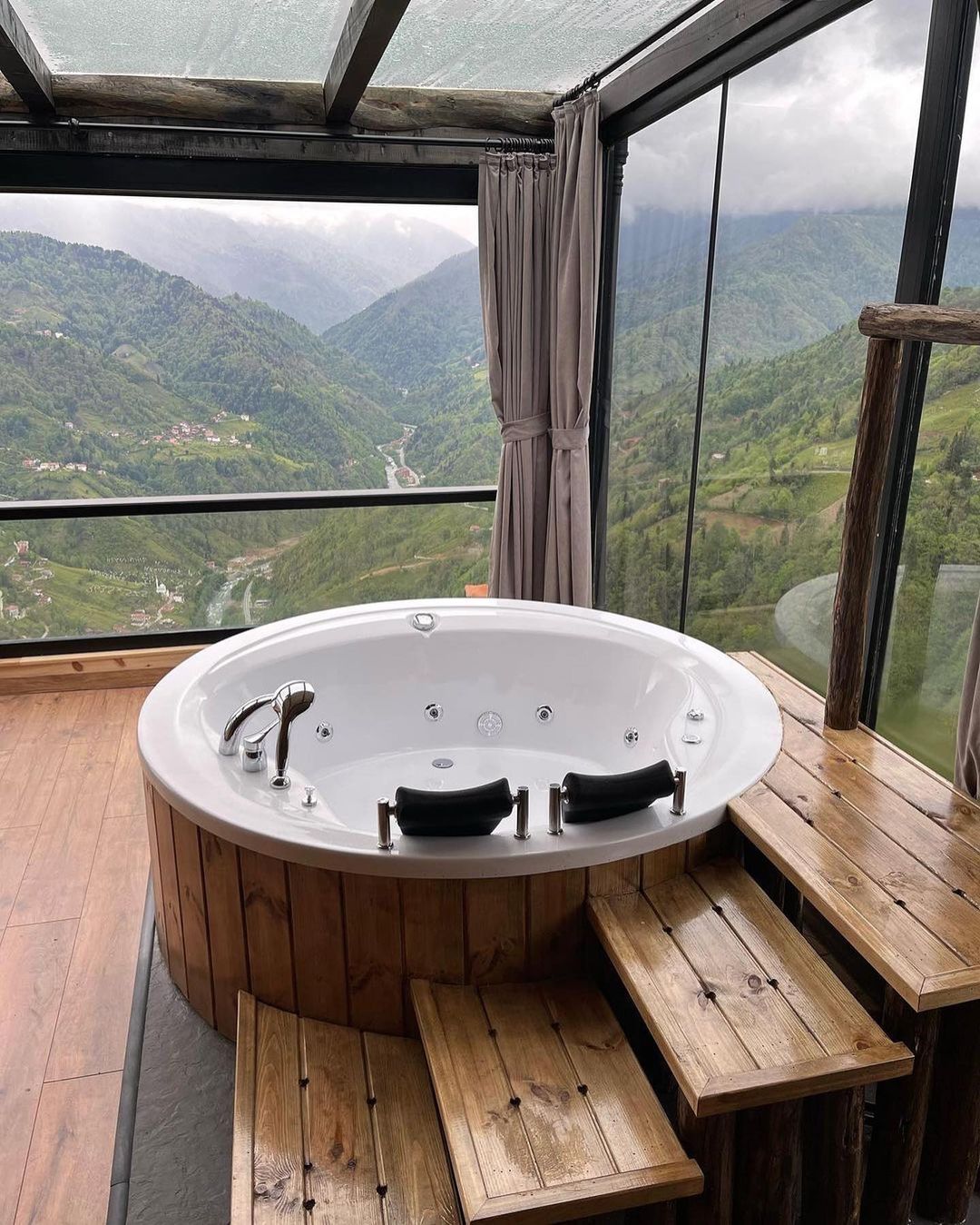 اكواخ ايدر مع جاكوزي للاستئجار من شركة تريباتي